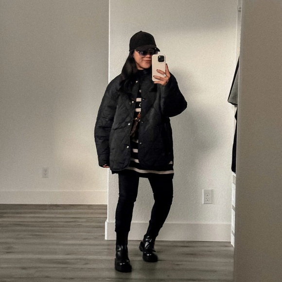 Black Quilted Jacket (S,M) - Picture 13 of 13